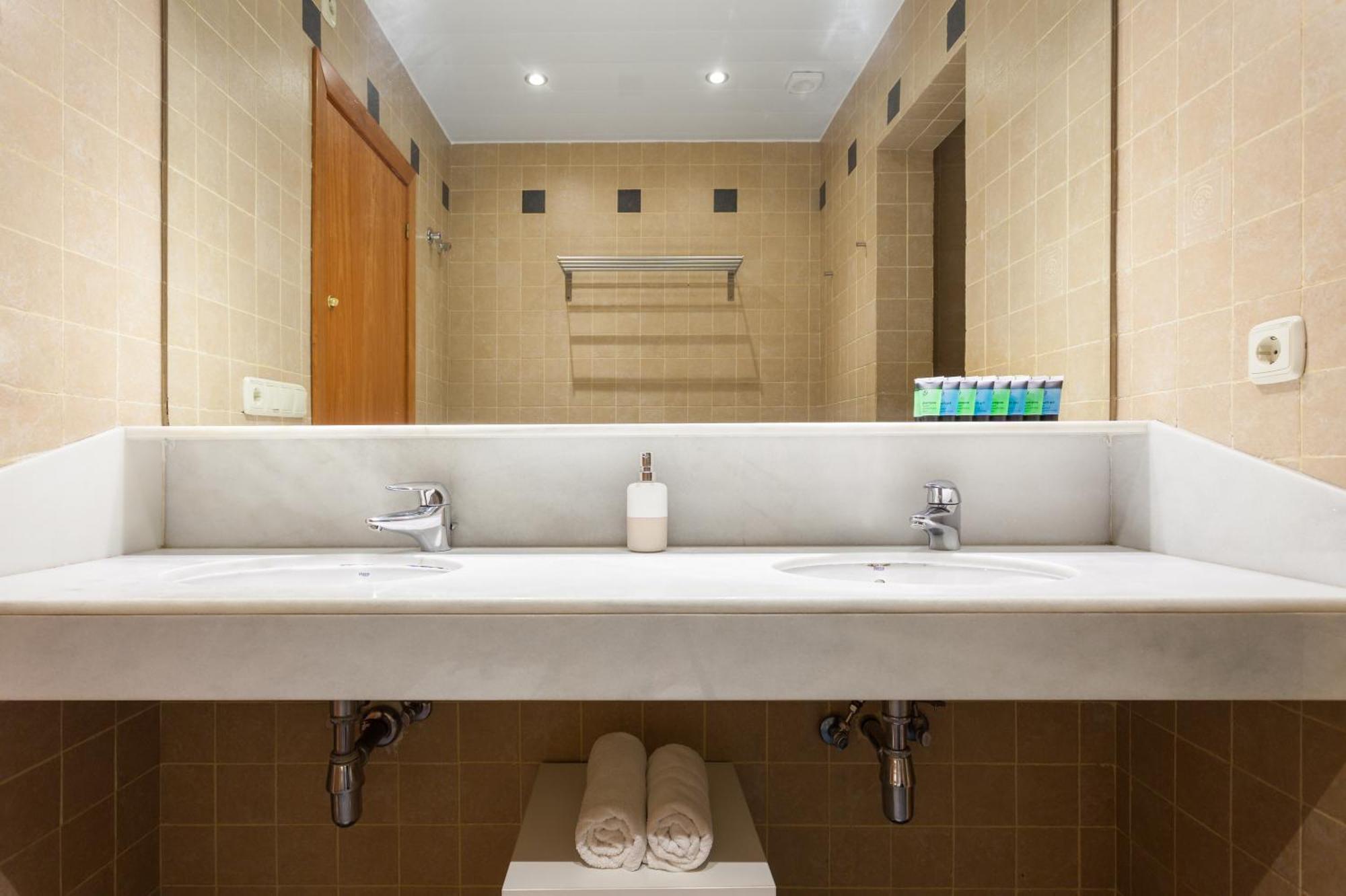 Art House Sagrada Familia Apartment Barcelona Exterior photo
